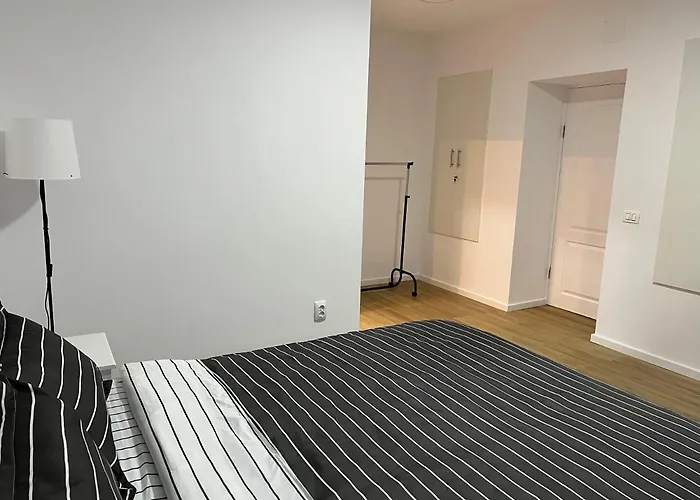 Accommode